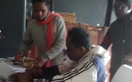 ଦାରିଙ୍ଗବାଡି ତହସିଲ କାର୍ଯ୍ୟାଳୟରେ ବିନା ଲାଞ୍ଚରେ ଫାଇଲ ଘୁଞ୍ଚୁନି : ଲାଞ୍ଚ କାରବାରର ଭିଡିଓ ଭାଇରାଲ