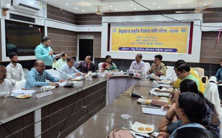 ନୂଆପଡ଼ାରେ ଜିଲ୍ଲା ସ୍ତରୀୟ ପ୍ରାକୃତିକ ବିପର୍ଯ୍ୟୟ କମିଟି  ବୈଠକ ଅନୁଷ୍ଠିତ