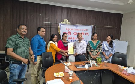 ନୂଆପଡ଼ା ଜିଲ୍ଲାପାଳଙ୍କ କୃଷି ସମ୍ବନ୍ଧୀୟ ସମୀକ୍ଷା ବୈଠକ:ସମନ୍ଵିତ କୃଷି ଓ କୃଷି ଉଦ୍ୟୋଗ ଉପରେ ଗୁରୁତ୍ଵ ଦେଲେ