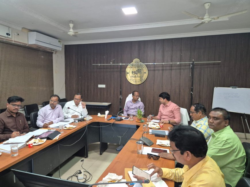 ନୂଆପଡାରେ ଜିଲ୍ଲା ରାଜସ୍ବ ଅଧିକାରୀ ବୈଠକ ଅନୁଷ୍ଠିତ