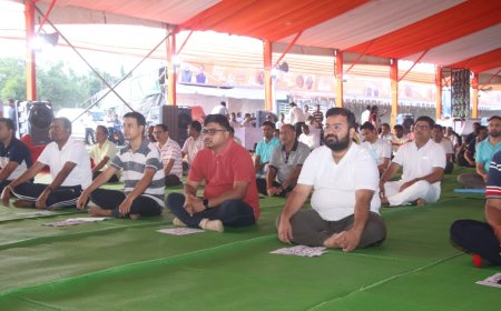 ନବରଙ୍ଗପୂର ଠାରେ ଜିଲ୍ଲା ସ୍ତରୀୟ ଆନ୍ତର୍ଜାତିକ ଯୋଗ ଦିବସ ପାଳନ ! "ଏକ ପୃଥିବୀ ଏକ ସ୍ବାସ୍ଥ୍ୟ ପାଇଁ ଯୋଗ "