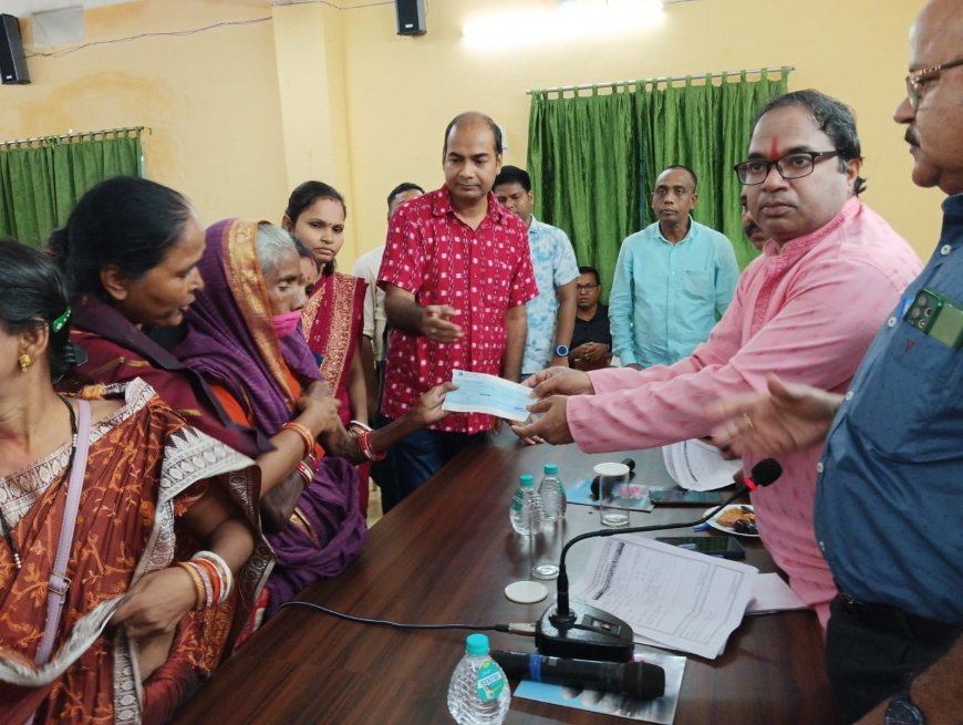 ବେତନଟୀ ଠାରେ ବେତନଟୀ ଓ ବଡ଼ସାହି ବ୍ଲକ ସ୍ତରୀୟ ସ୍ୱତନ୍ତ୍ର ଯୁଗ୍ମ ଜନଶୁଣାଣୀ ଶିବିର ଅନୁଷ୍ଠିତ