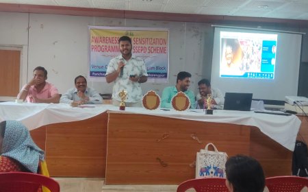 ଡାବୁଗାଁ ବ୍ଲକ ସଭା ଗୃହରେ ସାମାଜିକ ସୁରକ୍ଷା ଯୋଜନା ଏବଂ ସଚେତନତା  ବୈଠକ ଅନୁଷ୍ଠିତ