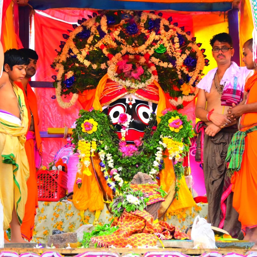 ରଥ ଉପରେ ଅଳଙ୍କାରରେ ସଜ୍ଜିତ ହେଲେ ଶ୍ରୀଜିଉ : ସୁନାବେଶ ଦେଖିବାକୁ ଶ୍ରଦ୍ଧାଳୁଙ୍କ ଭିଡ଼
