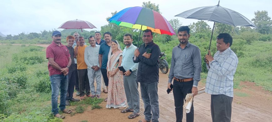 ନୂଆପଡା ବ୍ଲକ ସ୍ତରୀୟ ନୂତନ ଷ୍ଟାଡିୟମ ନିମନ୍ତେ ଡ଼ୁମେରପାଣି ରେ ଜମି ଚି଼ହ୍ନଟ