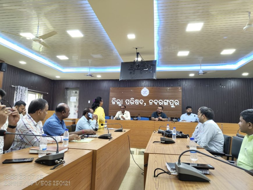 ନବରଙ୍ଗପୁର ଠାରେ ସମ୍ପୂର୍ଣ୍ଣତା ଅଭିଯାନ ସମ୍ମାନ ସମାରୋହ ଓ ଆକାଂକ୍ଷା ହାଟ ପ୍ରସ୍ତୁତି ବୈଠକ