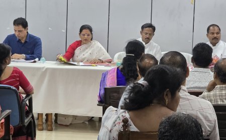 ମାନ୍ୟବର ଉପ ମୁଖ୍ୟମନ୍ତ୍ରୀ ଶ୍ରୀମତୀ ପ୍ରଭାତୀ ପରିଡ଼ା ଙ୍କ ନବରଙ୍ଗପୁର ଜିଲ୍ଲା ଗସ୍ତ  ସମୀକ୍ଷା ବୈଠକରେ ଅଧ୍ୟକ୍ଷତା ଓ ହିର୍ଲୀ ଡଙ୍ଗର ପରିଦର୍ଶନ