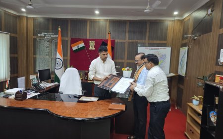 ଜାତୀୟ ଶିକ୍ଷକ ପୁରସ୍କାରରେ ମନୋନୀତ ଶିକ୍ଷକ ବସନ୍ତ କୁମାର ରଣାଙ୍କୁ ସମ୍ୱର୍ଦ୍ଧିତ କଲେ ଜିଲ୍ଲାପାଳ