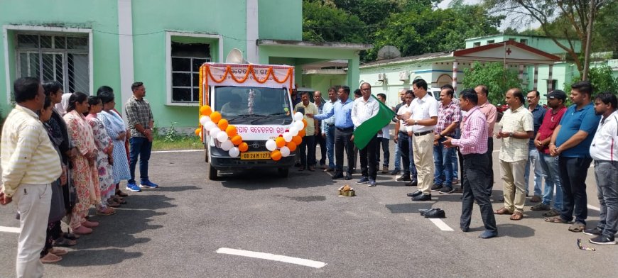 ନବରଙ୍ଗପୁର ଜିଲ୍ଲାରେ ବୁଲିଲା ବଜ୍ରପାତ ସଚେତନତା ରଥ