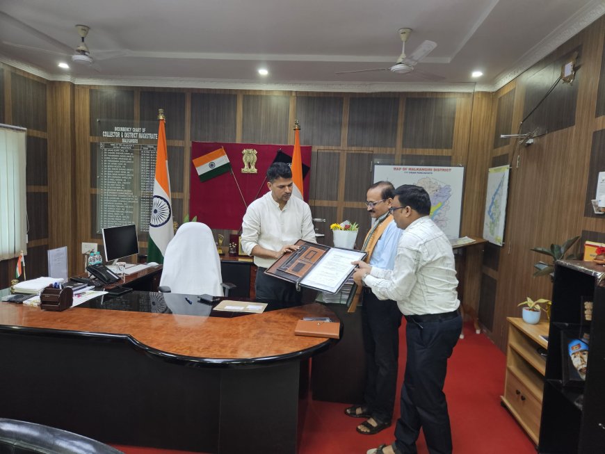 ଜାତୀୟ ଶିକ୍ଷକ ପୁରସ୍କାରରେ ମନୋନୀତ ଶିକ୍ଷକ ବସନ୍ତ କୁମାର ରଣାଙ୍କୁ ସମ୍ୱର୍ଦ୍ଧିତ କଲେ ଜିଲ୍ଲାପାଳ