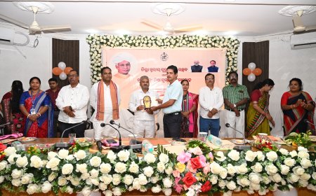 ଜିଲ୍ଲା ସ୍ତରୀୟ ଗୁରୁଦିବସ ପାଳନ ଏବଂ ମୁଖ୍ୟମନ୍ତ୍ରୀ ଶିକ୍ଷା ପୁରସ୍କାର ପ୍ରାପ୍ତ କୃତୀ ଶିକ୍ଷକ ଙ୍କୁ ସମ୍ୱର୍ଦ୍ଧନା ଉତ୍ସବ