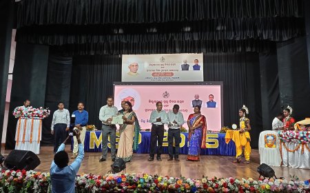 ଗୁରୁ-ଶିଷ୍ୟ ପରମ୍ପରାକୁ ସୁଦୃଢ କରିବାରେ ଜିଲ୍ଲା ସ୍ତରୀୟ ଗୁରୁଦିବସ ଉତ୍ସବ ଓ ମୁଖ୍ୟମନ୍ତ୍ରୀ ଶିକ୍ଷା ପୁରସ୍କାର ସମ୍ବଦ୍ଧନା”