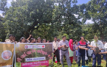 ଜାତୀୟ ସେବା ଯୋଜନା ଓ ଯୁବ ରେଡକ୍ରସ ପକ୍ଷରୁ 'ଏକ୍ ପେଡ୍ ମା କେ ନାମ' କାର୍ଯ୍ୟକ୍ରମ ଆୟୋଜିତ