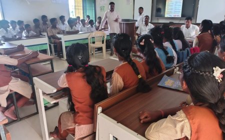 ଛାତ୍ରଛାତ୍ରୀ ମାନଙ୍କୁ ସର୍ପଘାତ ଓ ବଜ୍ରପାତରୁ ରକ୍ଷା ପାଇବା ନିମନ୍ତେ ସଚେତନତା କାର୍ଯ୍ୟକ୍ରମ ଅନୁଷ୍ଠିତ