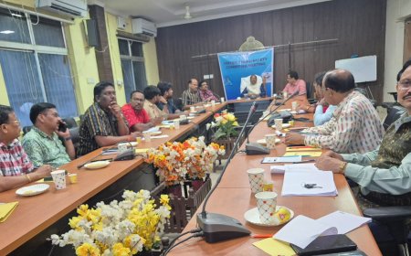 ନୋ ହେଲମେଟ ନୋ ପେଟ୍ରୋଲ ଚେକିଂ କଡ଼ାକଡ଼ି ହେବ - ଜିଲ୍ଲାପାଳ