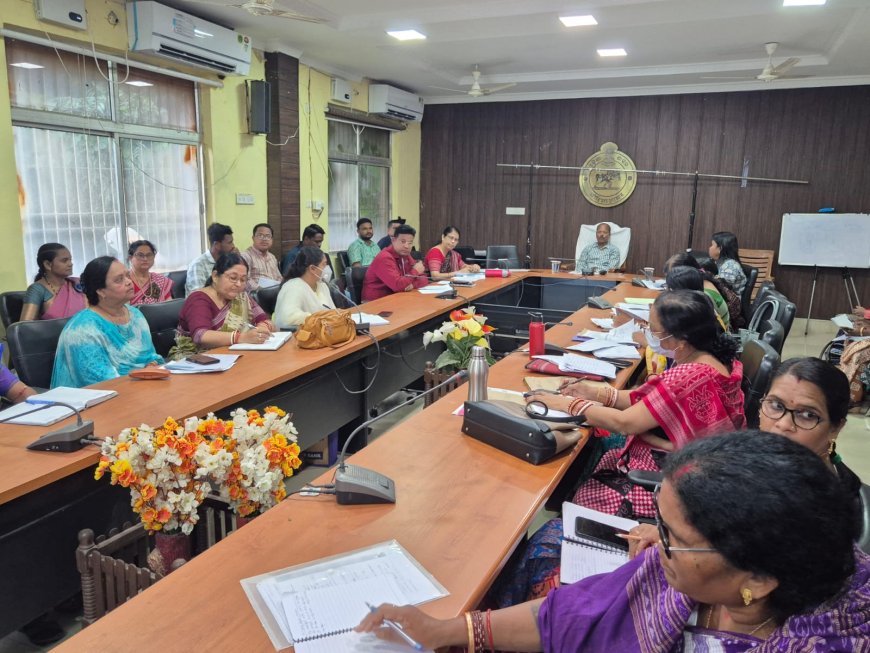 ନୂଆପଡା ଜିଲ୍ଲାପାଳଙ୍କ ଦ୍ୱାରା ମହିଳା ଓ ଶିଶୁ ବିକାଶ ବିଭାଗ ସମୀକ୍ଷା ବୈଠକ
