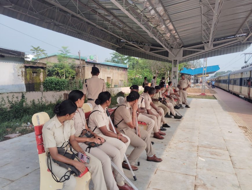 ଓଡ଼ିଶାରେ କୁଡୁମି ସେନା ପକ୍ଷରୁ ଏସ ଟି ମାନ୍ୟତା ଦାବିରେ ମୟୂରଭଞ୍ଜ ଜିଲ୍ଲାରେ ରାସ୍ତାରୋକ ଓ ଭଞ୍ଜ ପୁର ଠାରେ ରେଳରୋକ