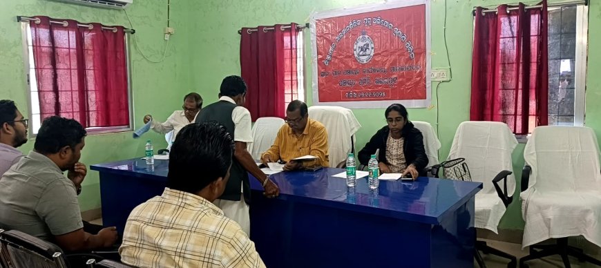 ମାଡ଼କାପଦର୍ ଠାରେ ଜିଲ୍ଲାପାଳଙ୍କ ଯୁଗ୍ମ ଅଭିଯୋଗ ଶୁଣାଣି ଶିବିର