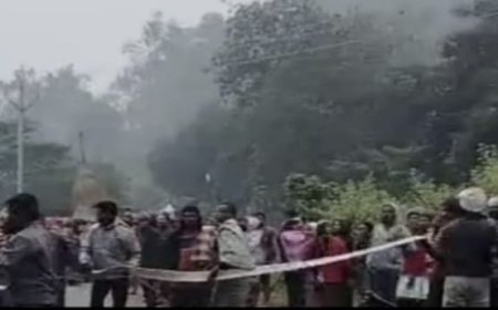 ଅଗ୍ନିକାଣ୍ଡରେ ଲକ୍ଷାଧିକ ଟଙ୍କାର ଶୀତବସ୍ତ୍ର ପୋଡ଼ି ପାଉଁଶ