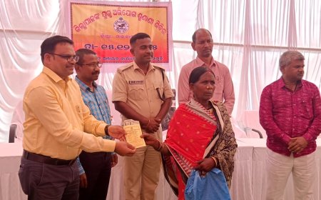 ନାକାମାମୁଡି ଗ୍ରାମ ପଞ୍ଚାୟତ ଠାରେ ଜିଲ୍ଲାପାଳଙ୍କ ଯୁଗ୍ମ ଅଭିଯୋଗ ଶୁଣାଣି ଶିବିର