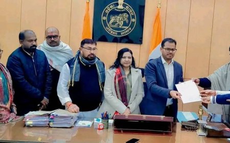 ସମୂହ ଗଛକାଟି ଆନ୍ତଃରାଜ୍ୟ ବସଷ୍ଟାଣ୍ଡ ନିର୍ମାଣ ପ୍ରସଙ୍ଗ ମୁଖ୍ୟମନ୍ତ୍ରୀଙ୍କ ହସ୍ତକ୍ଷେପ ପାଇଁ ବିଜେଡି ପକ୍ଷରୁ ଦାବିପତ୍ର ପ୍ରଦାନ