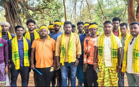 ଆଦିବାସୀ ପୂଜକଙ୍କୁ ମିଳିବ ଭତ୍ତା ଅର୍ଜୁନ ମୁର୍ମୁଙ୍କୁ ପାରମ୍ପରିକ ପଗଡି ଦେଇ ସମ୍ବର୍ଦ୍ଧନା