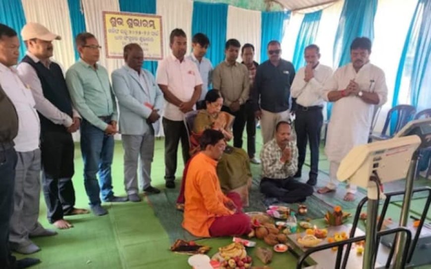 ଖରୀଆରରୋଡ ନିୟନ୍ତ୍ରଣ ବଜାର କମିଟି ପରିସର ମଧ୍ୟରେ ଖରିଫ ଧାନ କ୍ରୟ ନେଇ ମଣ୍ଡି ଆରମ୍ଭ