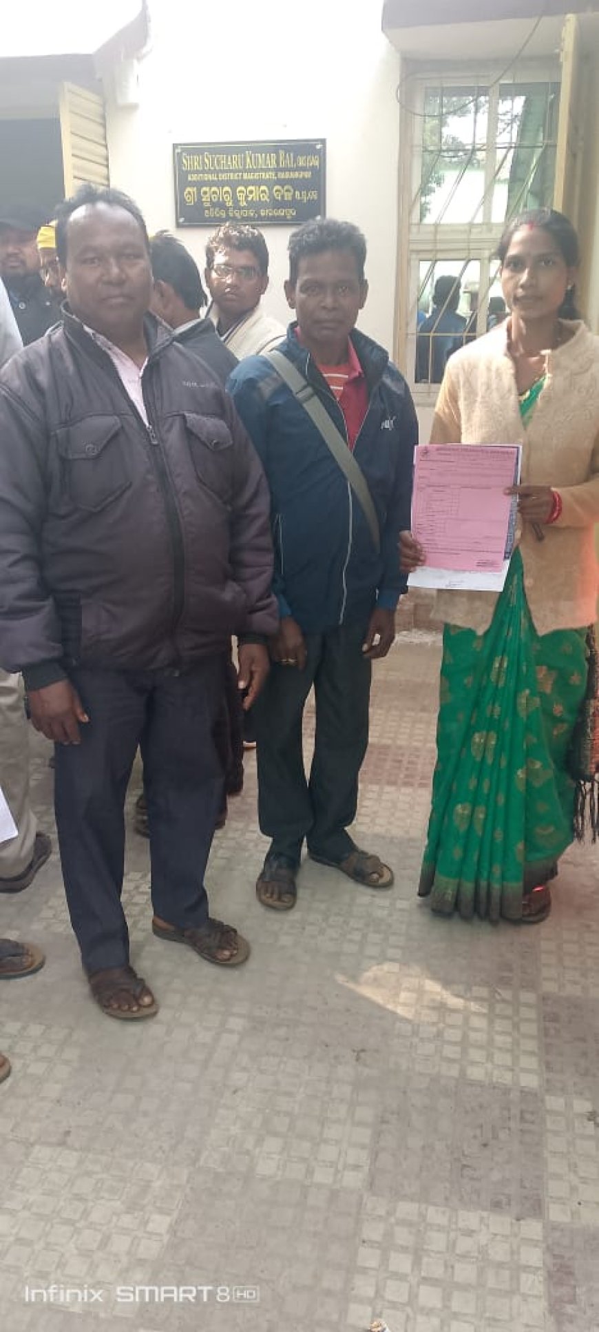 ଜହ୍ନ ରାଇଜରେ ପହଁଚିଲା ଭାରତ:ଏବେ ବି ମୟୁରଭଞ୍ଜ ରେ ମୋବାଇଲ ନେଟୱର୍କ ଅପହଞ୍ଚ/ ଡିଜିଟାଲ ସେବା ପାଇଁ ଜିଲ୍ଲାପାଳ ଙ୍କୁ ଦାବି ପତ୍ର