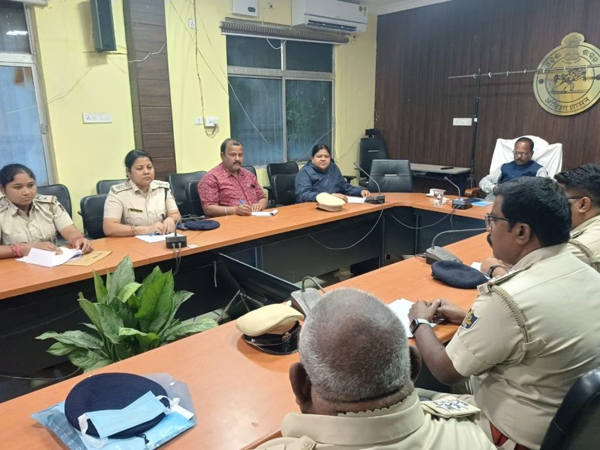 ନୂଆପଡ଼ା ଅବକାରୀ ବିଭାଗ କାର୍ଯ୍ୟ ସମୀକ୍ଷା କଲେ ଜିଲ୍ଲାପାଳ