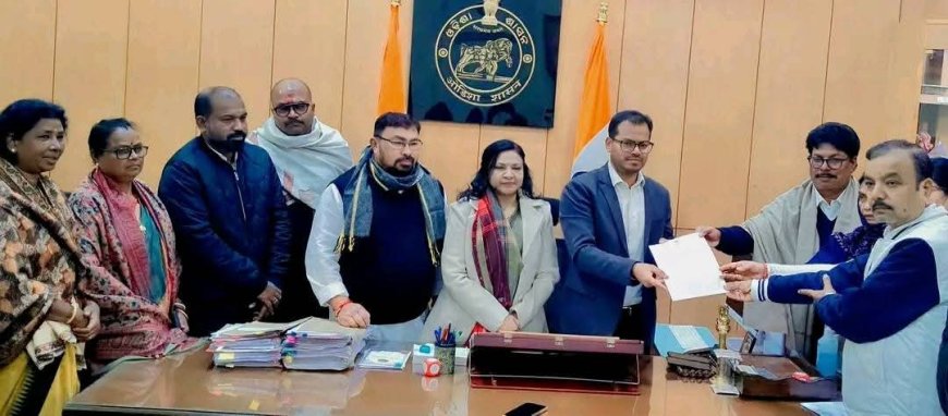 ସମୂହ ଗଛକାଟି ଆନ୍ତଃରାଜ୍ୟ ବସଷ୍ଟାଣ୍ଡ ନିର୍ମାଣ ପ୍ରସଙ୍ଗ ମୁଖ୍ୟମନ୍ତ୍ରୀଙ୍କ ହସ୍ତକ୍ଷେପ ପାଇଁ ବିଜେଡି ପକ୍ଷରୁ ଦାବିପତ୍ର ପ୍ରଦାନ