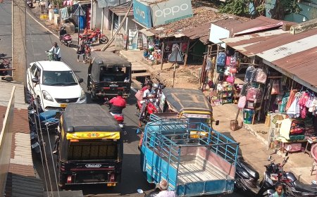 ବ୍ଲକ୍ କାର୍ଯ୍ୟାଳୟକୁ ଯିବା ରାସ୍ତା ପାର୍ଶ୍ଵରେ ଥିବା ଜବରଦଖଲ ଉଛେଦ କେବେ ହେବ