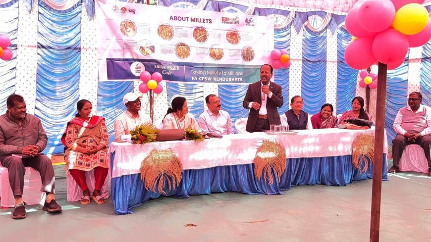 ନୂଆପଡ଼ାରେ ବର୍ଷର ପ୍ରଥମ ମାଣ୍ଡିଆ ମଣ୍ଡି ଜିଲ୍ଲାପାଳଙ୍କ ଦ୍ଵାରା  ଉଦ୍ଘାଟିତ:ପ୍ରଥମ ଦିନରେ ୬୪  ଜଣ ଚାଷୀଙ୍କ ଠାରୁ ୧୫୨କ୍ଵିଣ୍ଟାଲ ମାଣ୍ଡିଆ କ୍ରୟ ହେଲା