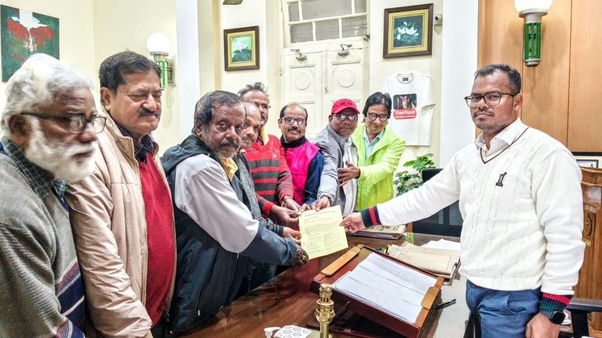 ଜିଲ୍ଲାପାଳଙ୍କୁ ଭେଟିଲେ ବାରିପଦା କଳାକାର ପରିବାର  ଶହିଦ ଭବନର ନବୀକରଣ ପାଇଁ ଦାବୀ