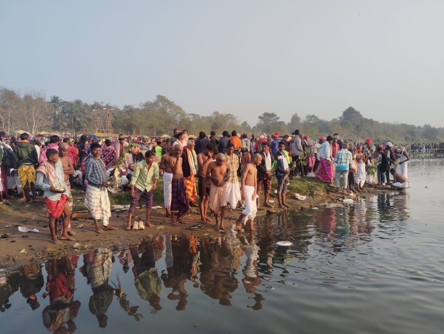 ବାରୁଣୀ ଘାଟରେ ଦାମଦୋର ମେଳା ଆରମ୍ଭ ସାନ୍ତାଳୀ ସମ୍ପ୍ରଦାୟର ପୂର୍ବ ପୁରୁଷଙ୍କ ସାମୁହିକ ଅସ୍ଥି ବିସର୍ଜନ ପାଇଁ ବାରୁଣୀ ଘାଟରେ ଭିଡ଼