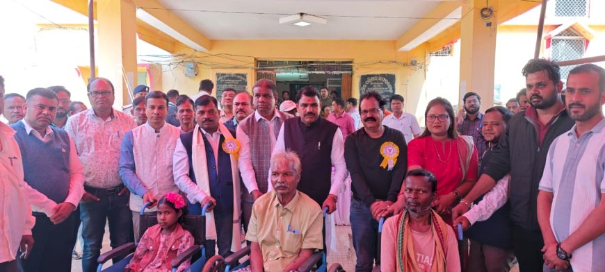 ଉମରକୋଟ ଠାରେ ଅତିରିକ୍ତ ଜିଲ୍ଲାପାଳ ଏବଂ ଆରକ୍ଷୀ ଅଧିକ୍ଷକ ଙ୍କ ଯୁଗ୍ମ ଅଧ୍ୟକ୍ଷତାରେ ଏକ ଜନଶୁଣାଣି ଶିବିର ଅନୁଷ୍ଠିତ