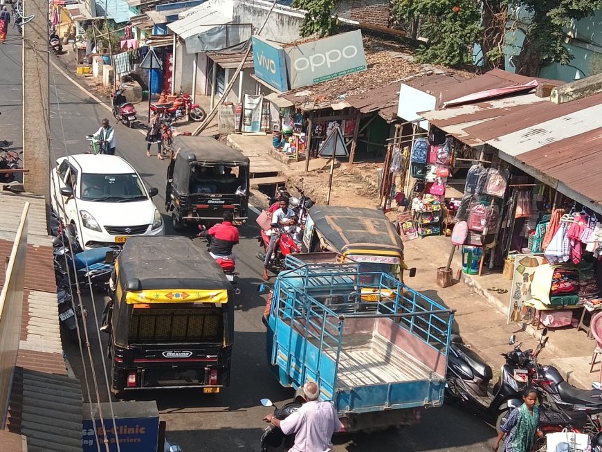 ବ୍ଲକ୍ କାର୍ଯ୍ୟାଳୟକୁ ଯିବା ରାସ୍ତା ପାର୍ଶ୍ଵରେ ଥିବା ଜବରଦଖଲ ଉଛେଦ କେବେ ହେବ