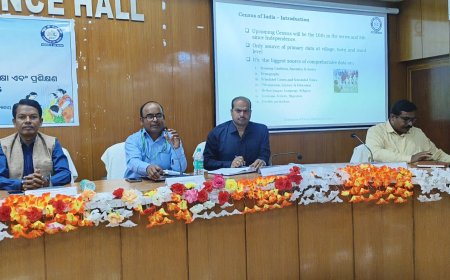 ୨୦୨୭ ଜନଗଣନା ପାଇଁ ଜିଲ୍ଲା ସ୍ତରୀୟ ଜନଗଣନା ଅଧିକାରୀଙ୍କ ସମୀକ୍ଷା ଓ ପ୍ରଶିକ୍ଷଣ। ଏପ୍ରିଲ ୧୬ରୁ ମେ ୧୫ ପର୍ଯ୍ୟନ୍ତ ପ୍ରଥମ ପର୍ଯ୍ୟାୟରେ ଗୃହତାଲିକା ଓ ଗୃହ ଗଣନା କାର୍ଯ୍ୟ ଆରମ୍ଭ ହେବ