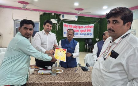 ଖଡିଆଳରେ ଜିଲ୍ଲାପାଳଙ୍କ ଯୁଗ୍ମ ଅଭିଯୋଗ ଶୁଣାଣୀ ଶିବିର ଅନୁଷ୍ଠିତ