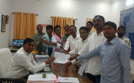 ନବରଙ୍ଗପୁର ଜିଲ୍ଲା ଅନୁସୂଚିତ ଜାତିସଙ୍ଘ ଉମରକୋଟ ଶାଖା ପକ୍ଷରୁ ସଭାଗୃହ ନିମନ୍ତେ ଜମି ପ୍ରଦାନ ପାଇଁ ଉପ ଜିଲ୍ଲାପାଳଙ୍କୁ ଦାବିପତ୍ର ପ୍ରଦାନ