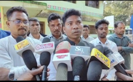 DMF ପାଣ୍ଠିକୁ ନେଇ  ସରପଞ୍ଚ ସଂଘ ଦୁଇ ଦଫା ଦାବିକୁ ନେଇ ବି. ଡି. ଓ. ଙ୍କୁ ଦାବିପତ୍ର