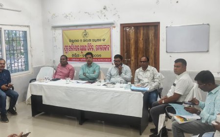 ଉମରକୋଟ ଠାରେ  ଜିଲ୍ଲାପାଳ ଏବଂ ଆରକ୍ଷୀ ଅଧିକ୍ଷକ ଙ୍କ ଯୁଗ୍ମ ଅଧ୍ୟକ୍ଷତାରେ ଏକ ଜନଶୁଣାଣି ଶିବିର ଅନୁଷ୍ଠିତ