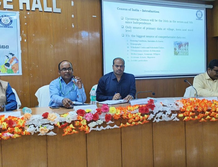 ୨୦୨୭ ଜନଗଣନା ପାଇଁ ଜିଲ୍ଲା ସ୍ତରୀୟ ଜନଗଣନା ଅଧିକାରୀଙ୍କ ସମୀକ୍ଷା ଓ ପ୍ରଶିକ୍ଷଣ। ଏପ୍ରିଲ ୧୬ରୁ ମେ ୧୫ ପର୍ଯ୍ୟନ୍ତ ପ୍ରଥମ ପର୍ଯ୍ୟାୟରେ ଗୃହତାଲିକା ଓ ଗୃହ ଗଣନା କାର୍ଯ୍ୟ ଆରମ୍ଭ ହେବ