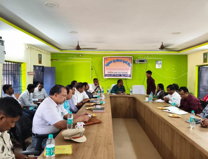 ଚିତ୍ରକୋଣ୍ଡା ବ୍ଲକ ବଡ଼ପଦର ଗ୍ରାମ ପଞ୍ଚାୟତ ଠାରେ ଜିଲ୍ଲାପାଳଙ୍କ ଯୁଗ୍ମ ଅଭିଯୋଗ ଶୁଣାଣି ଶିବିର