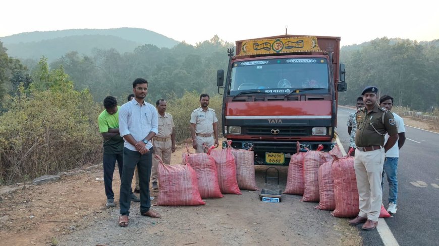 ବାଲିଗୁଡାରୁ ପଶ୍ଚିମବଙ୍ଗ ପଇଡ଼ ବୋଝେଇ ଟ୍ରକ ଭିତରେ ଗଞ୍ଜେଇ ଚାଲାଣ : ଡ୍ରାଇଭର ଓ ଚାଲାଣକାରୀ ଚମ୍ପଟ