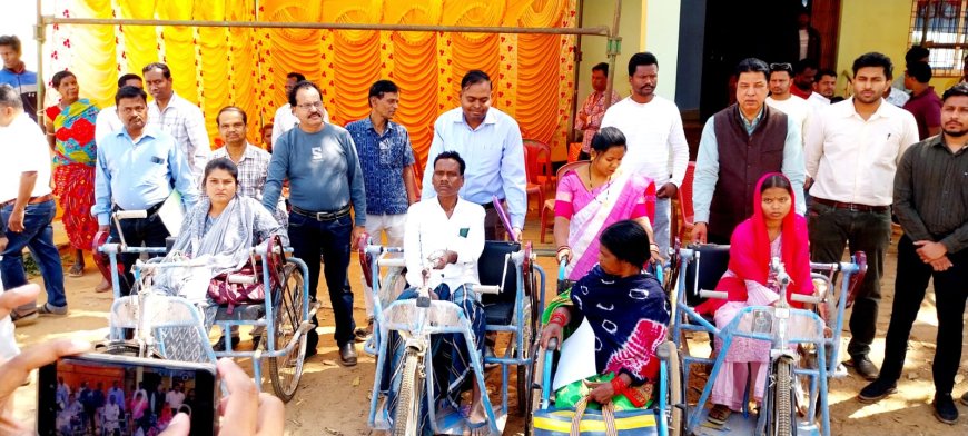 ଡ଼ାବୁଗାଁ ଠାରେ ଜିଲ୍ଲାପାଳ ଏବଂ ଆରକ୍ଷୀ ଅଧିକ୍ଷକ ଙ୍କ ଯୁଗ୍ମ ଅଧ୍ୟକ୍ଷତାରେ ଏକ ଜନଶୁଣାଣି ଶିବିର ଅନୁଷ୍ଠିତ