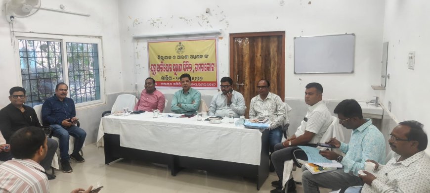 ଉମରକୋଟ ଠାରେ  ଜିଲ୍ଲାପାଳ ଏବଂ ଆରକ୍ଷୀ ଅଧିକ୍ଷକ ଙ୍କ ଯୁଗ୍ମ ଅଧ୍ୟକ୍ଷତାରେ ଏକ ଜନଶୁଣାଣି ଶିବିର ଅନୁଷ୍ଠିତ