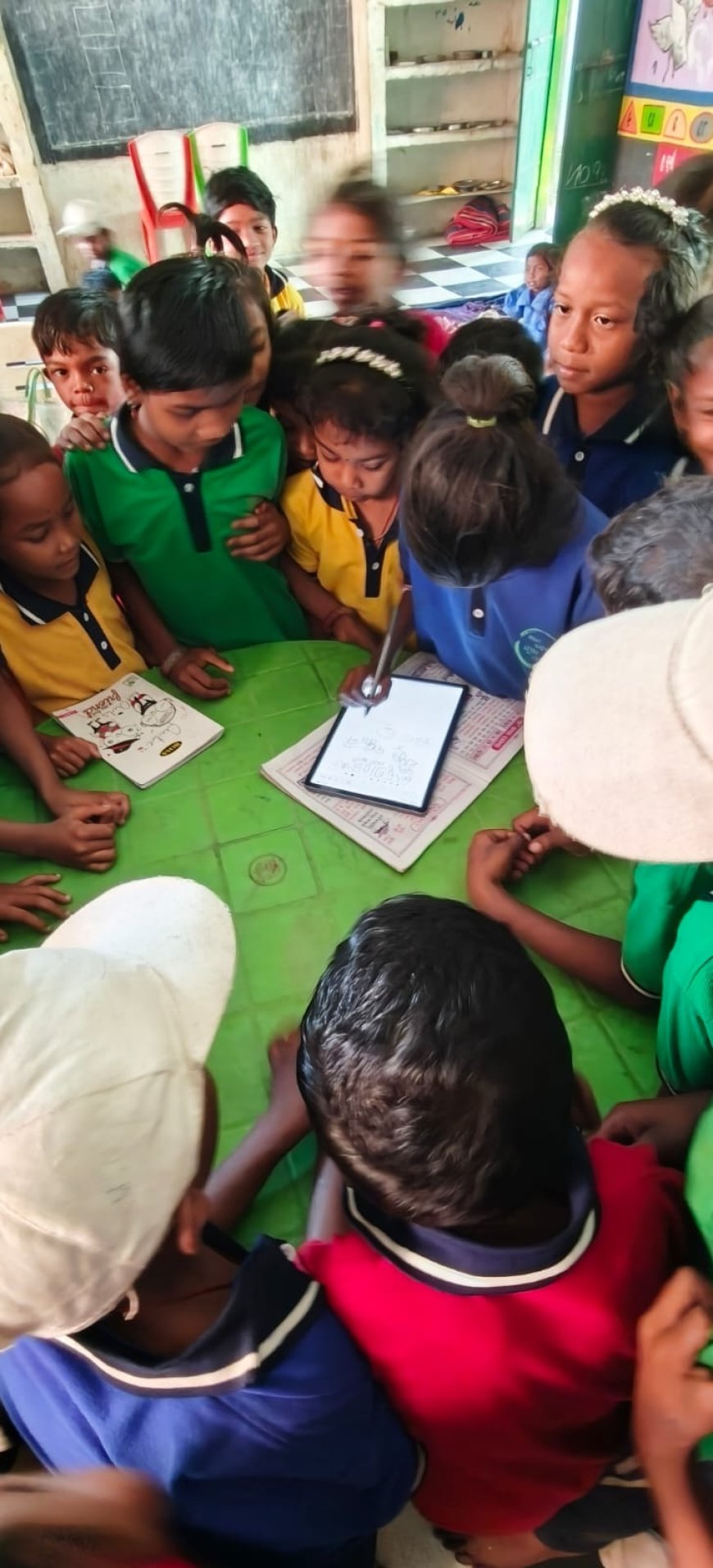 ଜିଲ୍ଲା ଶିକ୍ଷା ଅଧିକାରୀ ମାଲକାନଗିରିଙ୍କ ହଠାତ୍ ଝରାପାଲ୍ଲୀ ଓ ପଦ୍ମଗିରି ଗ୍ରାମପଞ୍ଚାୟତର ବିଭିନ୍ନ ସ୍କୁଲ ପରିଦର୍ଶନ