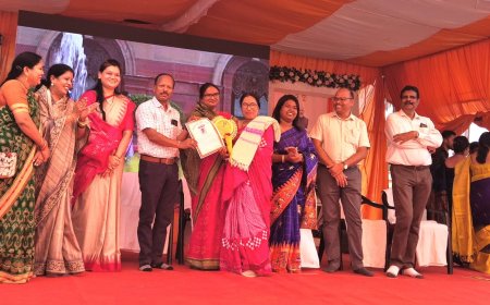 ନୂଆପଡାରେ ଜିଲ୍ଲାସ୍ତରୀୟ ଅନ୍ତର୍ଜାତୀୟ ମହିଳା ଦିବସ ପାଳନ ଓ ସୁଭଦ୍ରା ଯୋଜନାର ଚତୁର୍ଥ କିସ୍ତି ବଣ୍ଟନ ସମାରୋହ ଅନୁଷ୍ଠିତ