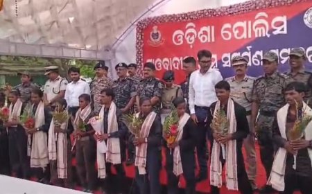 ଆତ୍ମ ସମର୍ପଣ କଲେ ୧୧ ମାଓବାଦୀ