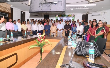 ମାଲକାନଗିରି ଜିଲ୍ଲାପାଳ ସୋମେଶ କୁମାର ଉପାଧ୍ୟାୟଙ୍କୁ ଭବ୍ୟ ବିଦାୟ ସମ୍ବର୍ଦ୍ଧନା